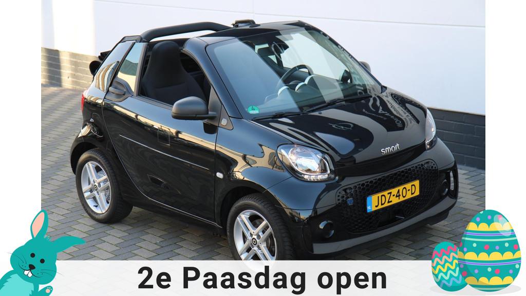 Smart Fortwo cabrio EQ Comfort 18 kWh Carplay 1ste eig BTW !, Automaat, 1025 kg, Gebruikt, Zwart