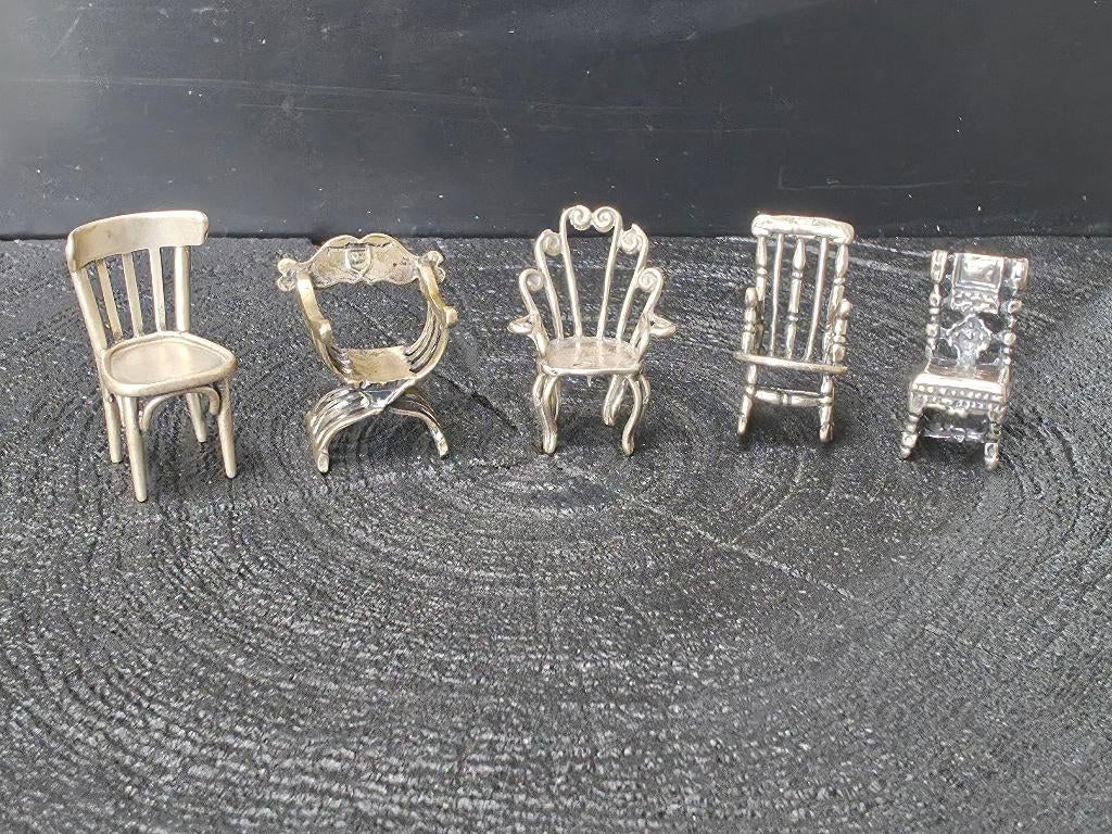 Set van 5 zilveren miniatuur stoeltjes, Verzenden, Zilver