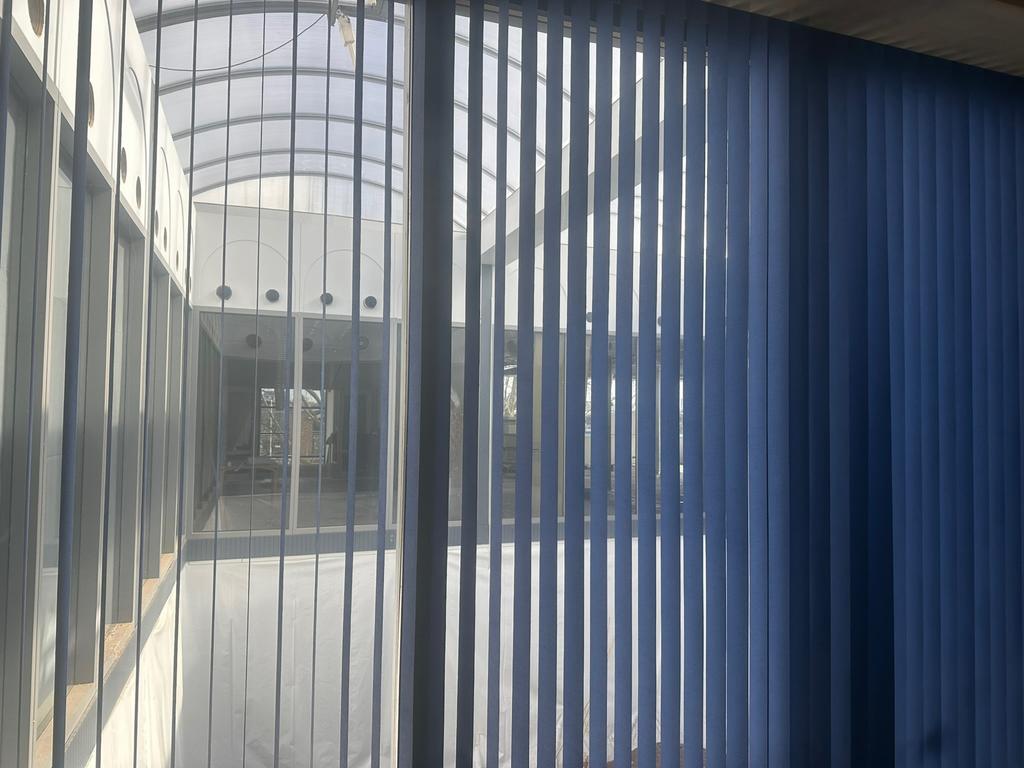 Blauwe verticale jaloezieën, Ophalen, Zo goed als nieuw, 200 cm of meer, 200 cm of meer