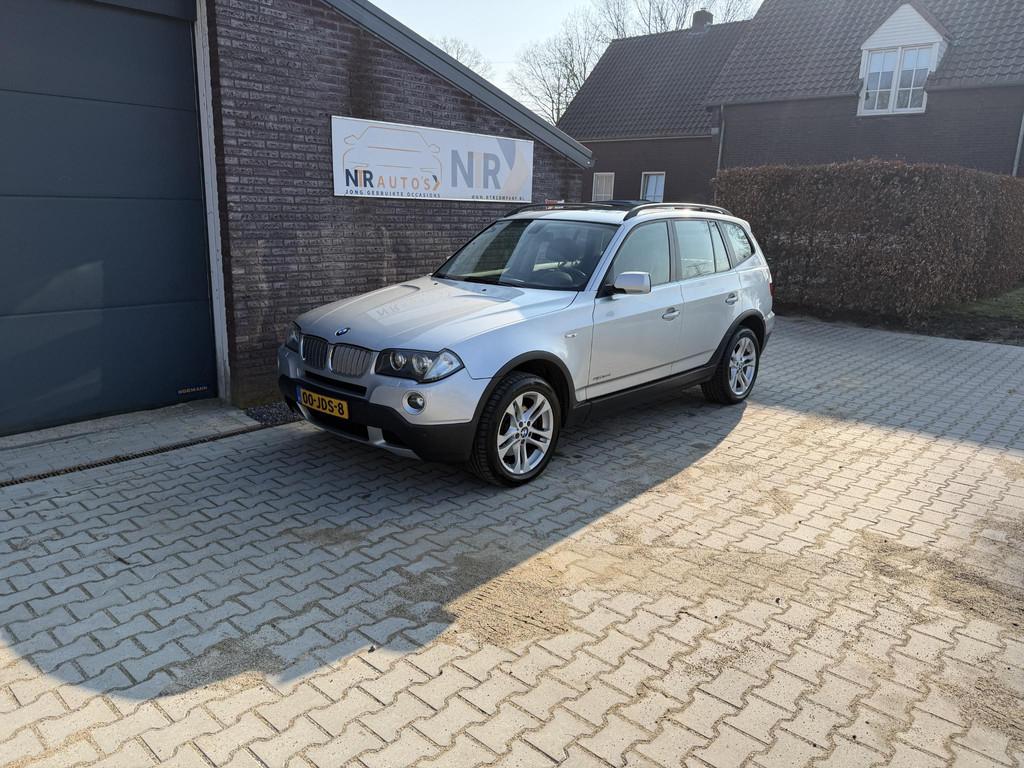 BMW X3 2.0i, Zwart, 4 cilinders, 150 pk, Bedrijf