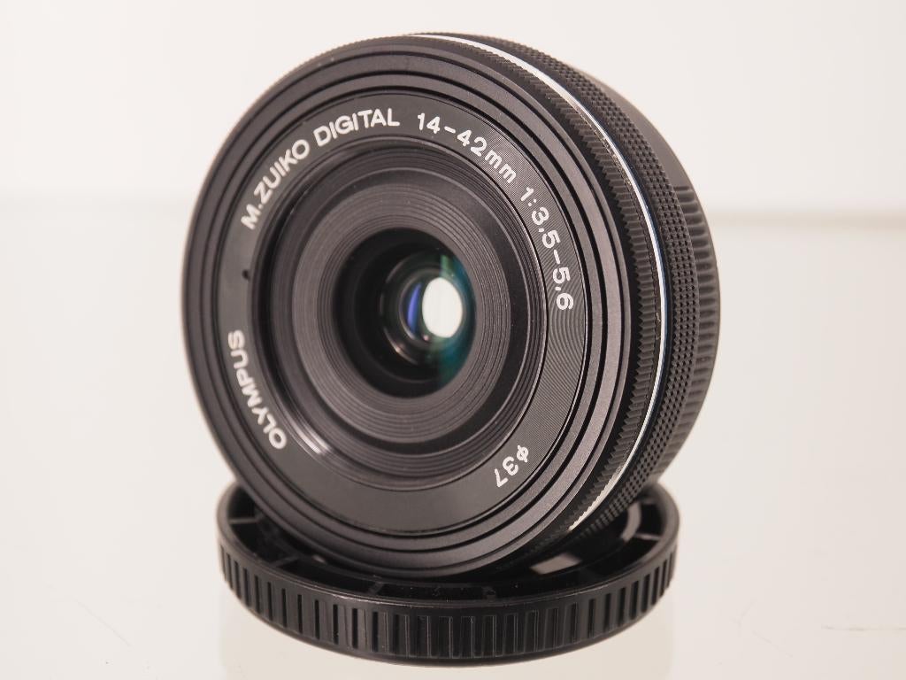 OM-system / Olympus 14-42mm EZ zwarte pancake lens MFT, Audio, Tv en Foto, Fotografie | Lenzen en Objectieven, Ophalen of Verzenden