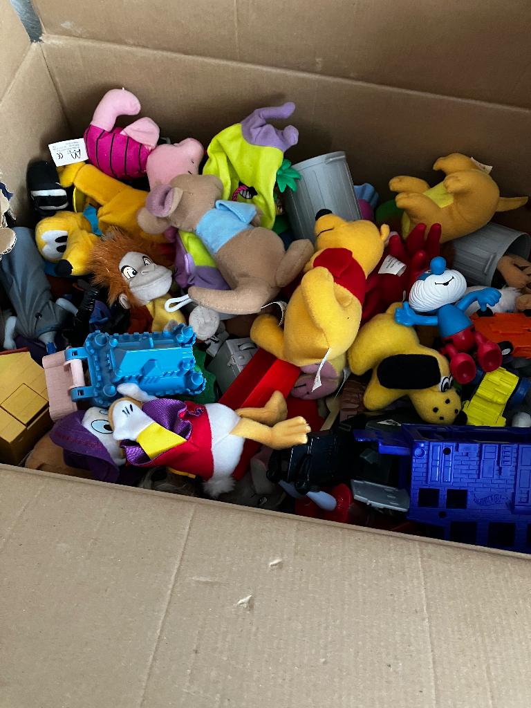 Verhuisdoos happy meal speeltjes, Verzamelen, Ophalen, Zo goed als nieuw