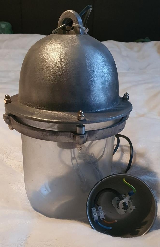 Industriële hanglamp Bully
Vintage zwaar
Industrieel, Ophalen of Verzenden, Zo goed als nieuw, Glas