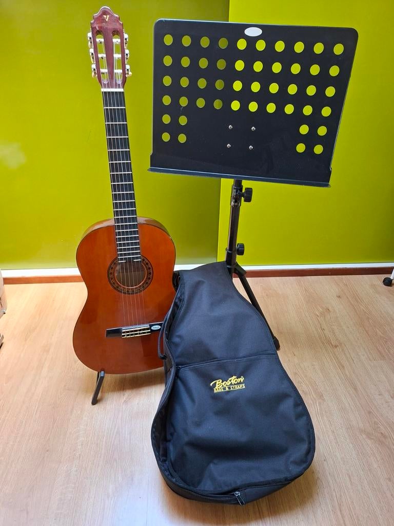 Akoestische gitaar 'Valencia' met tas en accessoires, Ophalen, Zo goed als nieuw, Klassieke of Spaanse gitaar