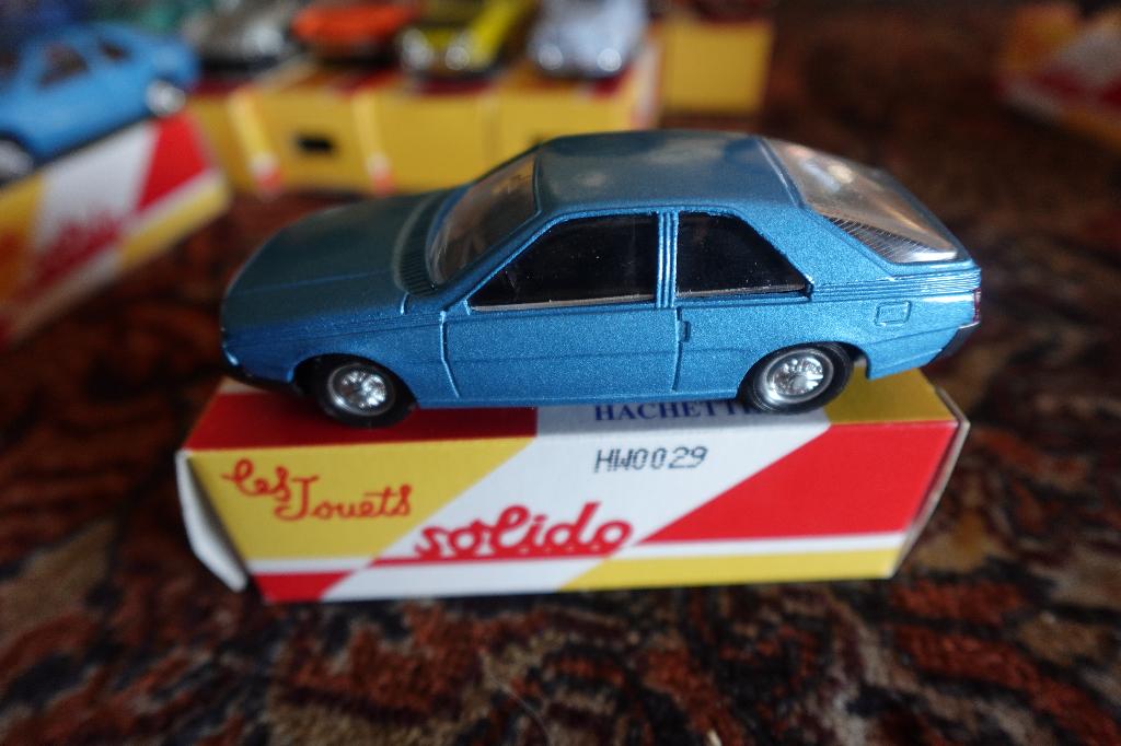 MOOIE  RENAULT   FUEGO 1;43 IN DOOSJE, Hobby en Vrije tijd, Modelauto's | 1:43, Ophalen of Verzenden, Zo goed als nieuw, Auto