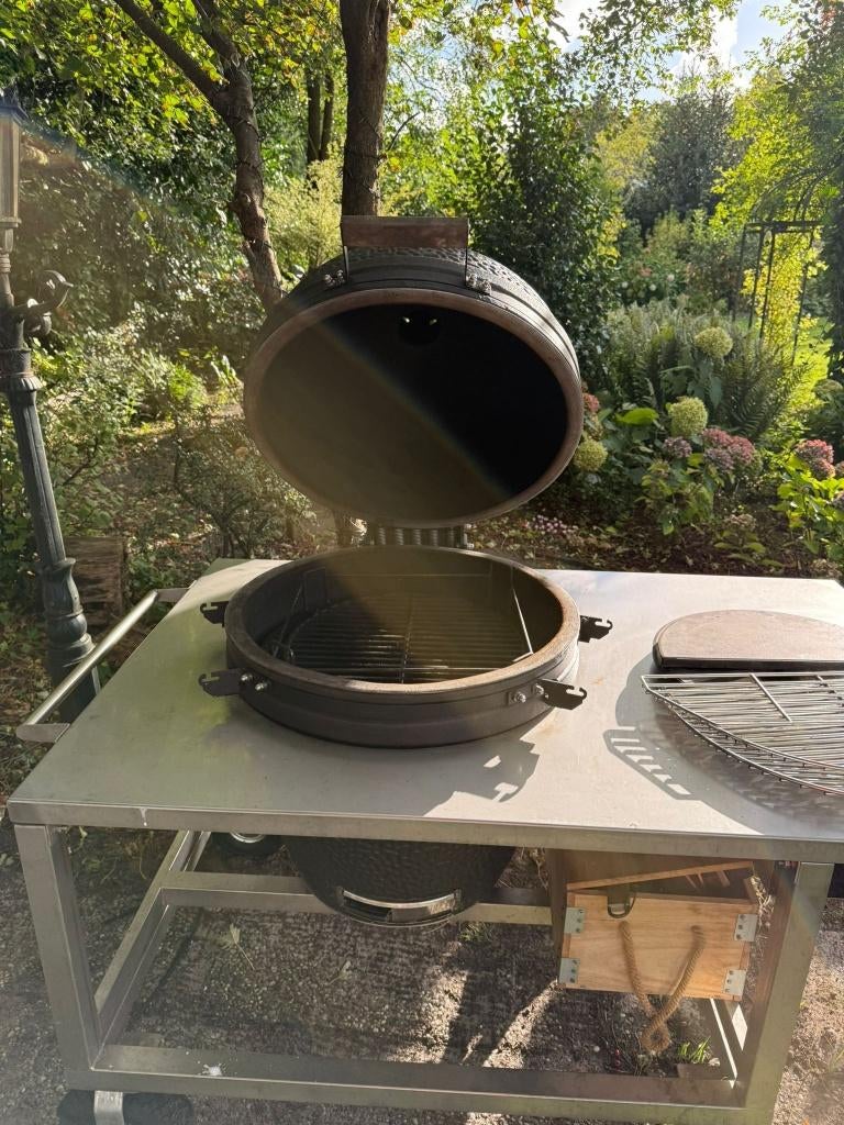 The Bastard Urban XL – in topstaat (optioneel met RVS tafel), Tuin en Terras, Houtskoolbarbecues, Ophalen, Zo goed als nieuw, Basterd