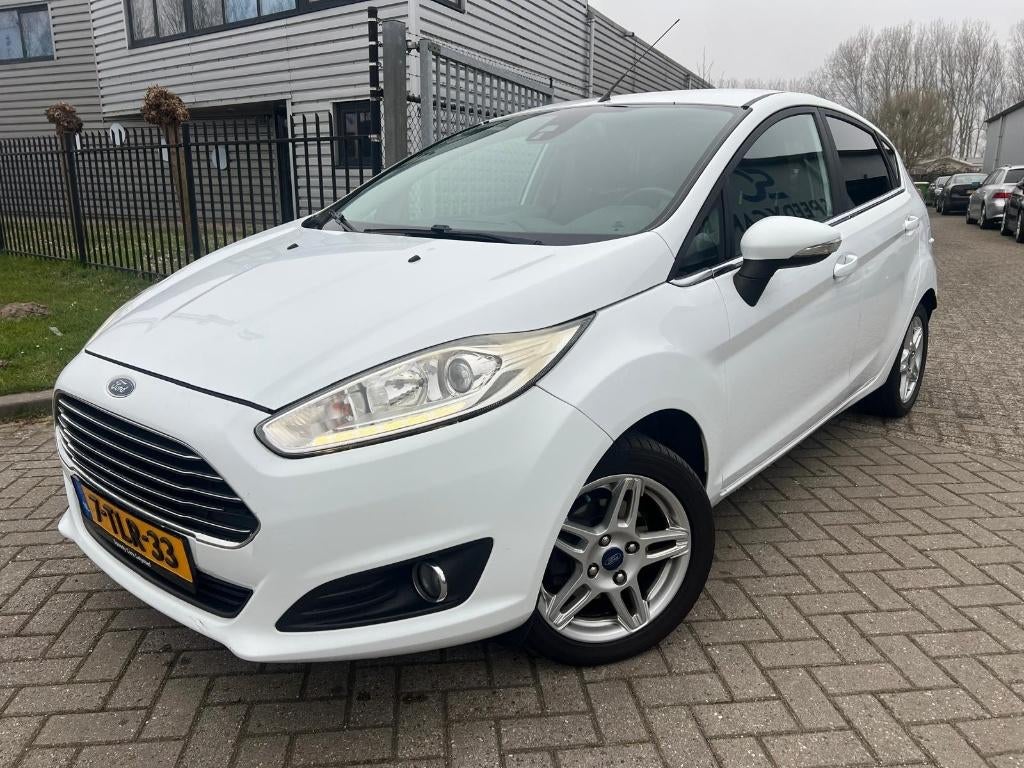 Ford Fiësta 1.0 EcoBoost Titanium 5DRS 2014 Trekhaak PDC, Voorwielaandrijving, 40 €/maand, Zwart, USB
