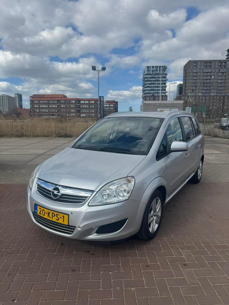Opel Zafira 1.8 2010 Grijs Nieuwe APK Nap Km Mooie auto, Auto's, Opel, Particulier, Zafira, ABS, Airbags, Airconditioning, Alarm