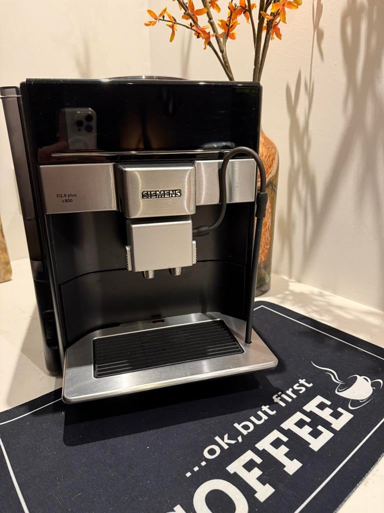 Siemens EQ.6 plus s800 koffiemachine, Ophalen, Afneembaar waterreservoir, Gebruikt, Koffiemachine