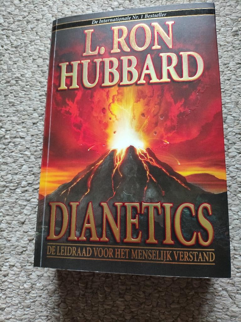 L. Ron Hubbard Dianetics in nieuwstaat!, Boeken, Ophalen of Verzenden, Zo goed als nieuw