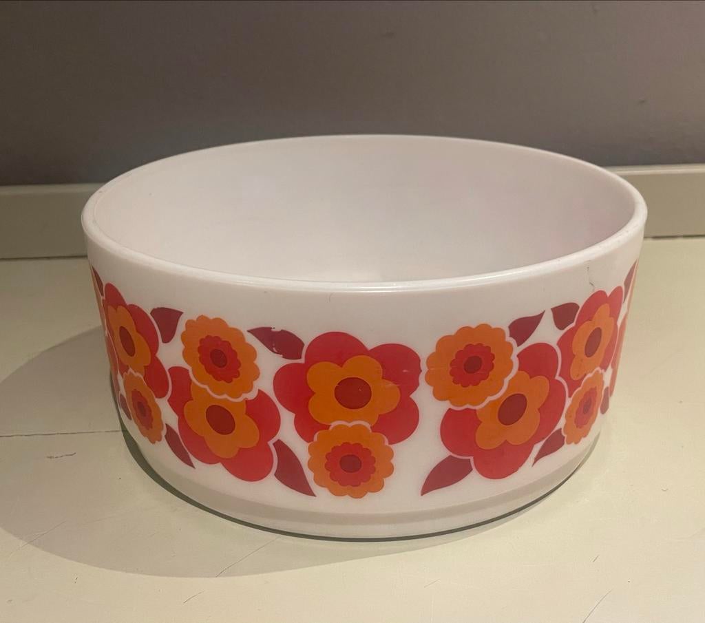 Grote Arcopal schaal met lotus bloemmotief - Puntgaaf!, Ophalen of Verzenden, Huis en Inrichting