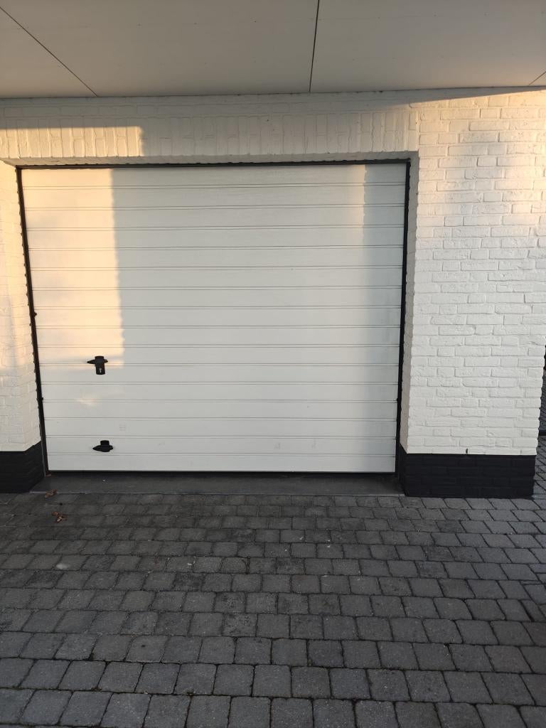 Novoferm sectionaal garagedeur, Doe-het-zelf en Verbouw, Deuren en Horren, Ophalen, Gebruikt, Garagedeur, 120 cm of meer