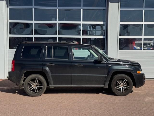 Jeep Patriot 2.4 Limited 4X4 - Trekhaak - Carplay - Leder, Auto's, Jeep, 450 kg, Gebruikt, Zwart, 4 cilinders