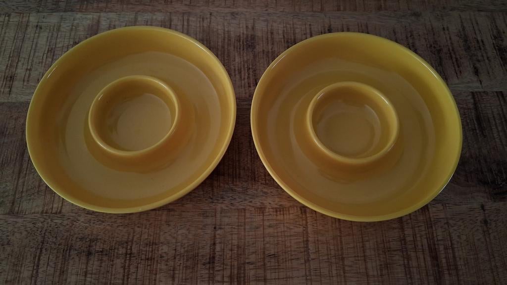 2 gele melamine bakjes € 5, Ophalen of Verzenden, Overige materialen, Overige stijlen, Schaal of Schalen