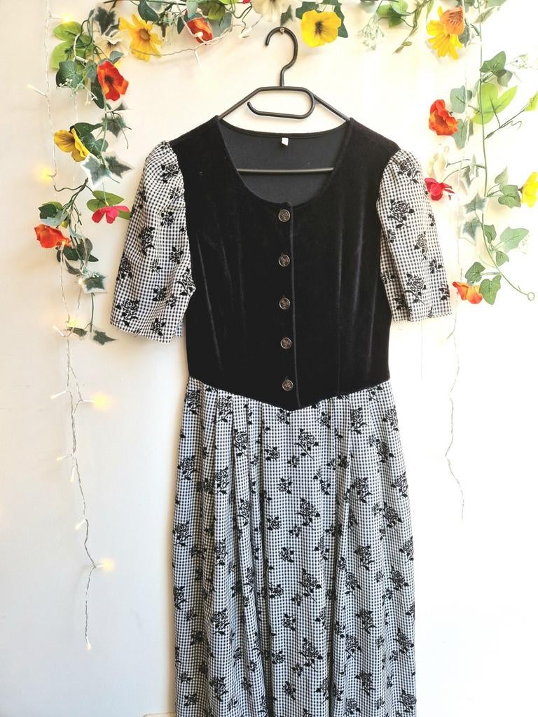 Unieke vintage lange trachten gothic bloemenjurk, Maat 38/40 (M), Zwart, Ophalen of Verzenden, Zo goed als nieuw