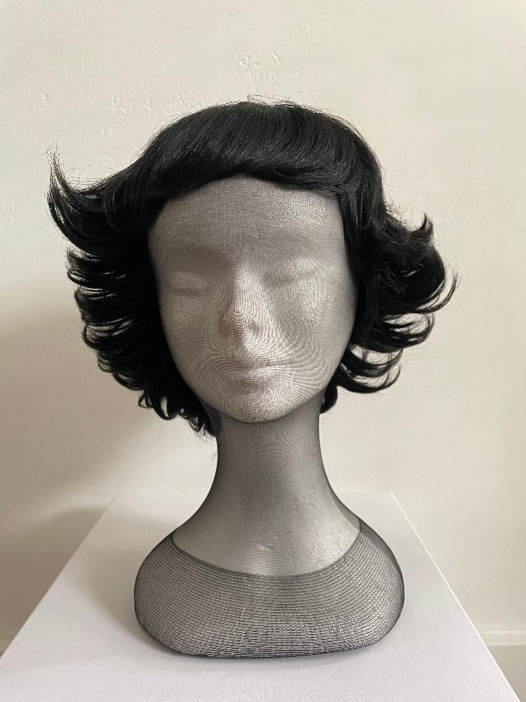 Pruik Zwart Carnaval  Gaypride  Festival NR2, Ophalen of Verzenden, Zo goed als nieuw, Hoed of Pruik, Carnaval