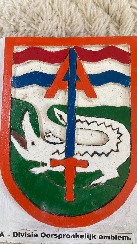 KNIL A- Divisie, Ophalen of Verzenden, Landmacht, Nederland, Embleem of Badge