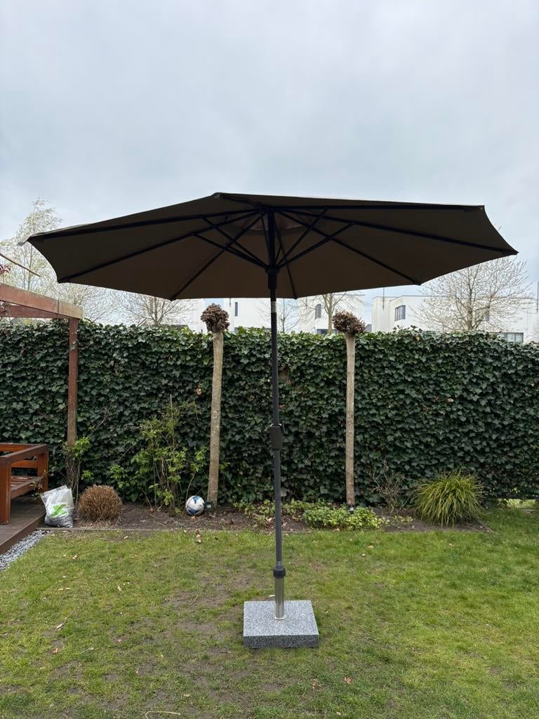 Parasol + zware parasolvoet: taupe 3m, Ophalen, Gebruikt, Kantelbaar, Stokparasol
