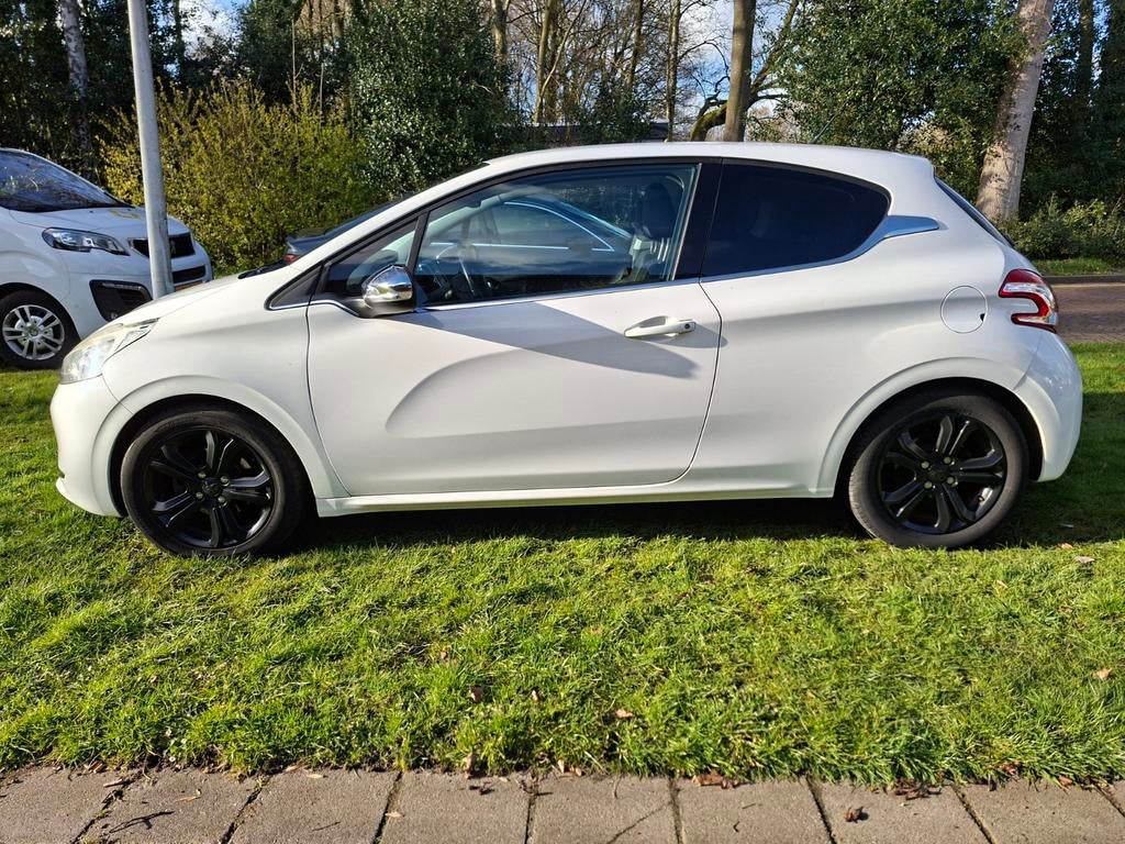 Peugeot 208 VTI 1.6 Allure 3D stage 1 getuned 136pk, Auto's, Voorwielaandrijving, Zwart, 4 cilinders, 1600 cc