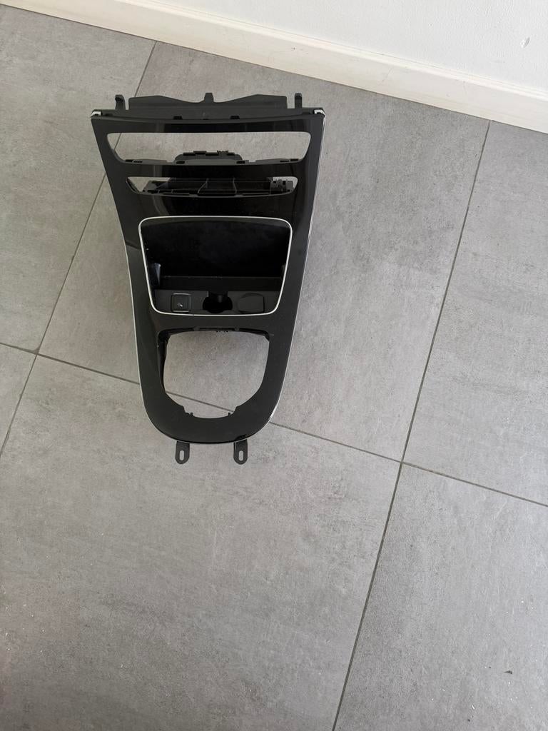 Mercedec middenconsole, Ophalen, Nieuw