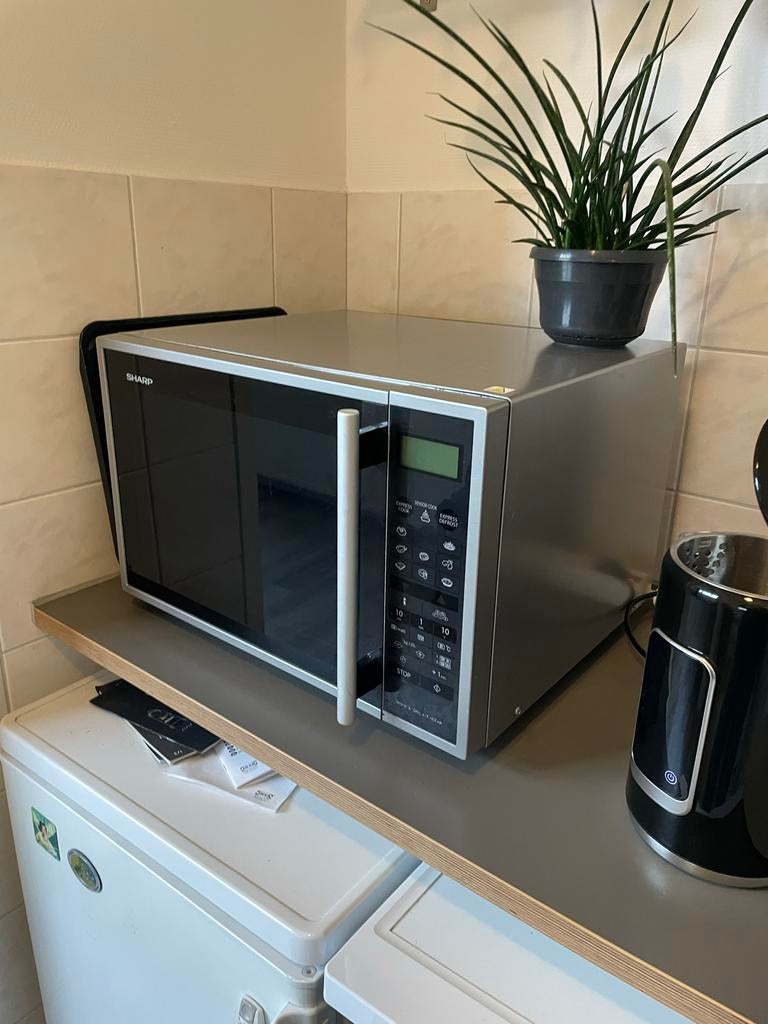 SHARP Combi-oven (geen magnetronfunctie) met 2 bakplaten, Ophalen, Minder dan 45 cm, Gebruikt, Oven