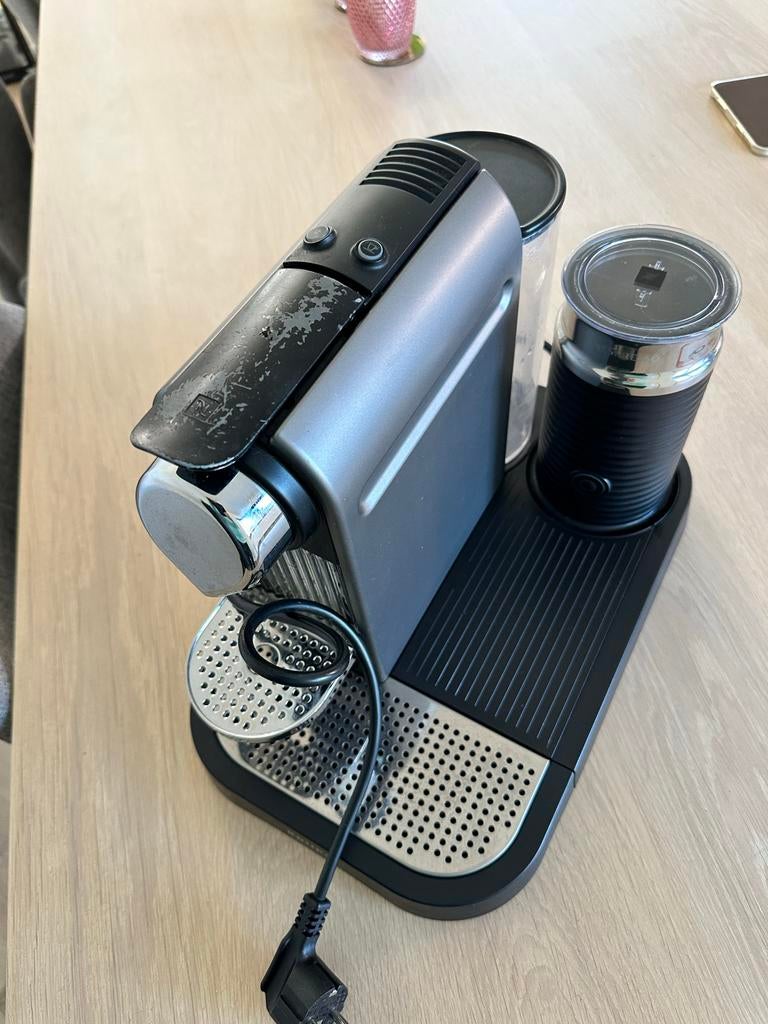 Krups Nespresso CitiZ & Milk - Koffiezetapparaat met Melkops, Gebruikt, Koffiemachine, Ophalen of Verzenden, 1 kopje