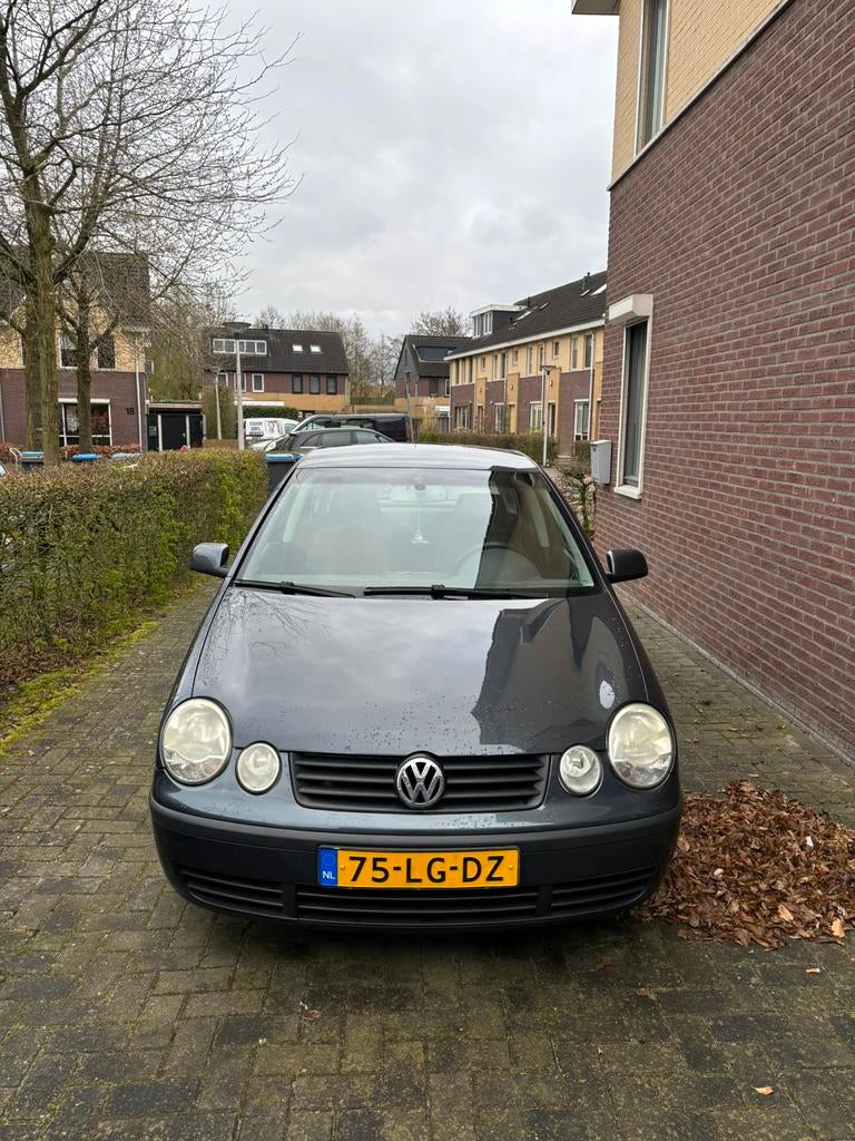 Volkswagen Polo 1.4, Voorwielaandrijving, 15 km/l, 4 cilinders, Blauw