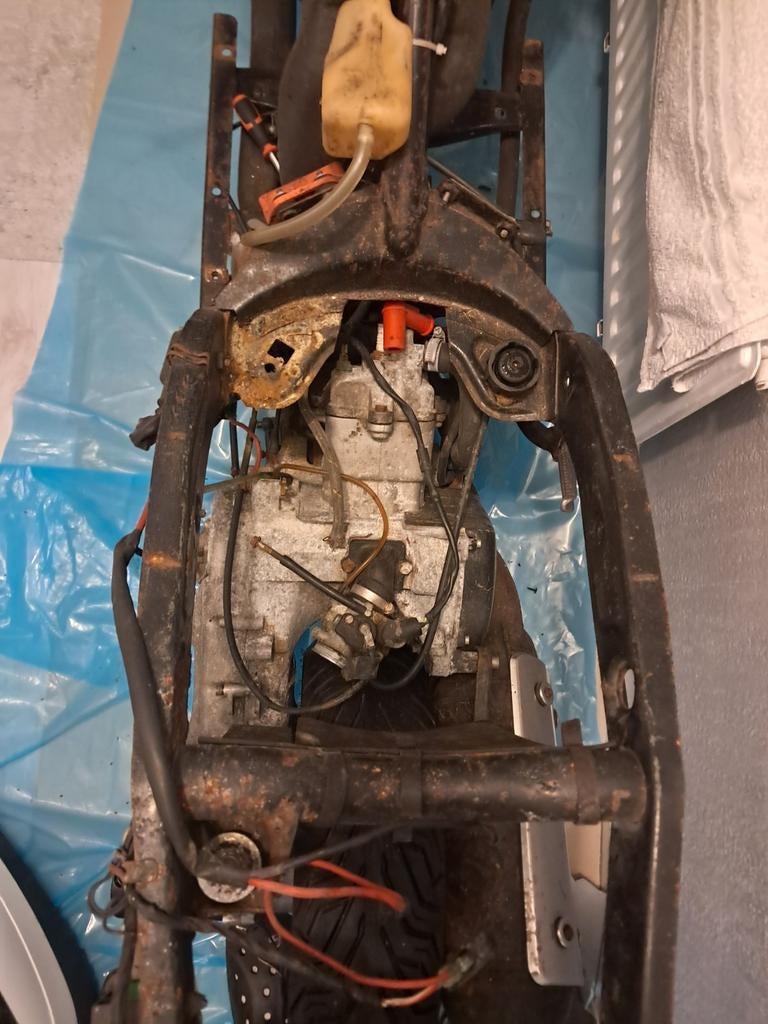 180cc frame met swingarm, Ophalen