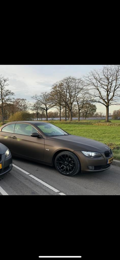 BMW e93 320i, 1995 cc, Zwart, 4 cilinders, 4 stoelen