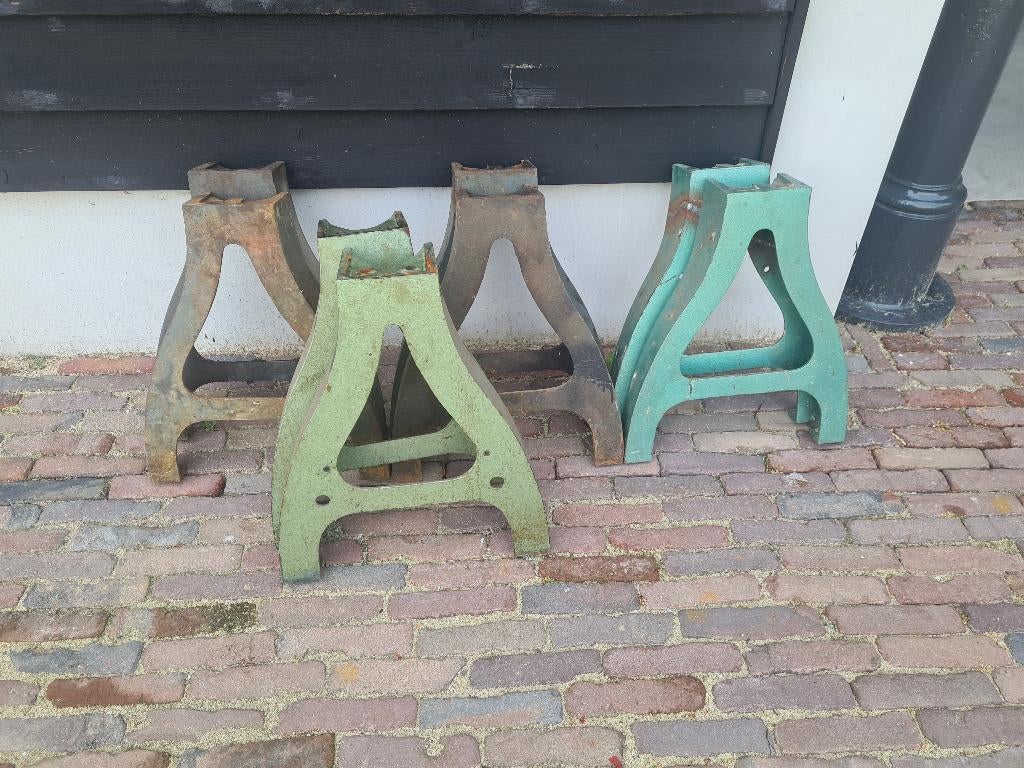 4 sets industriële gietijzeren poten Hoog 50 cm, Ophalen