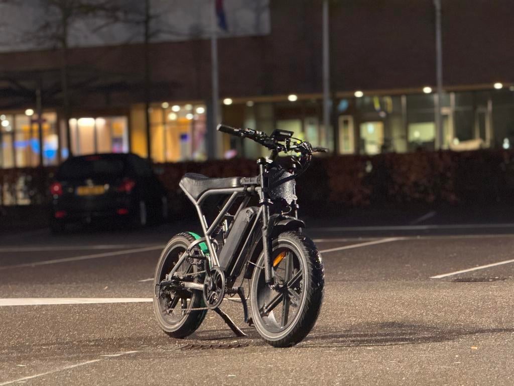 fatbike h9 castom, Fietsen en Brommers, Brommers | Derbi, Ophalen of Verzenden, Zo goed als nieuw