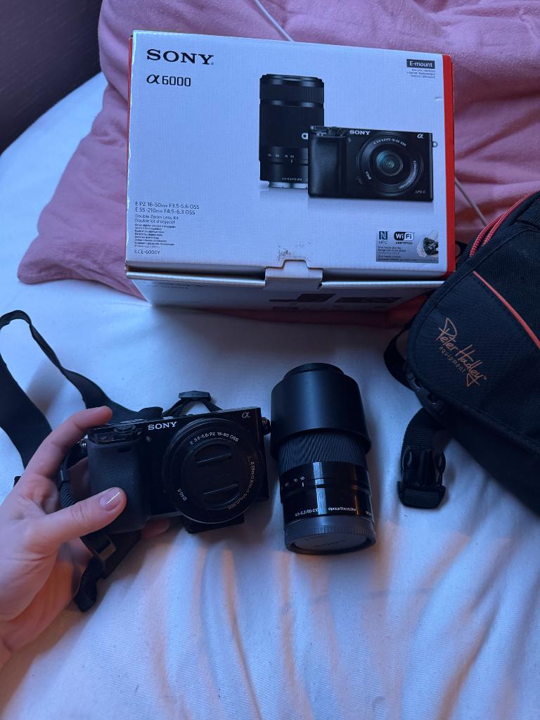 sony a6000 camera 2 lenzen, Ophalen of Verzenden, Zo goed als nieuw, Sony, Geen optische zoom