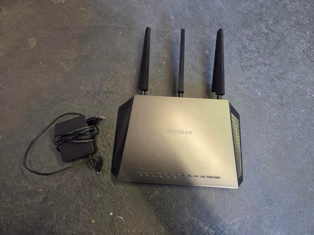 Netgear Nighthawk R7000 Router - Krachtige WiFi, Ophalen of Verzenden, Zo goed als nieuw, Router, Netgear