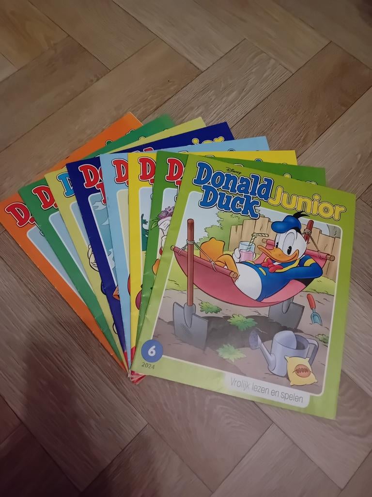 8 donald duck junior GEEN puzzels en spellen gemaakt!, Meerdere stripboeken, Ophalen of Verzenden, Zo goed als nieuw, Donald Duck