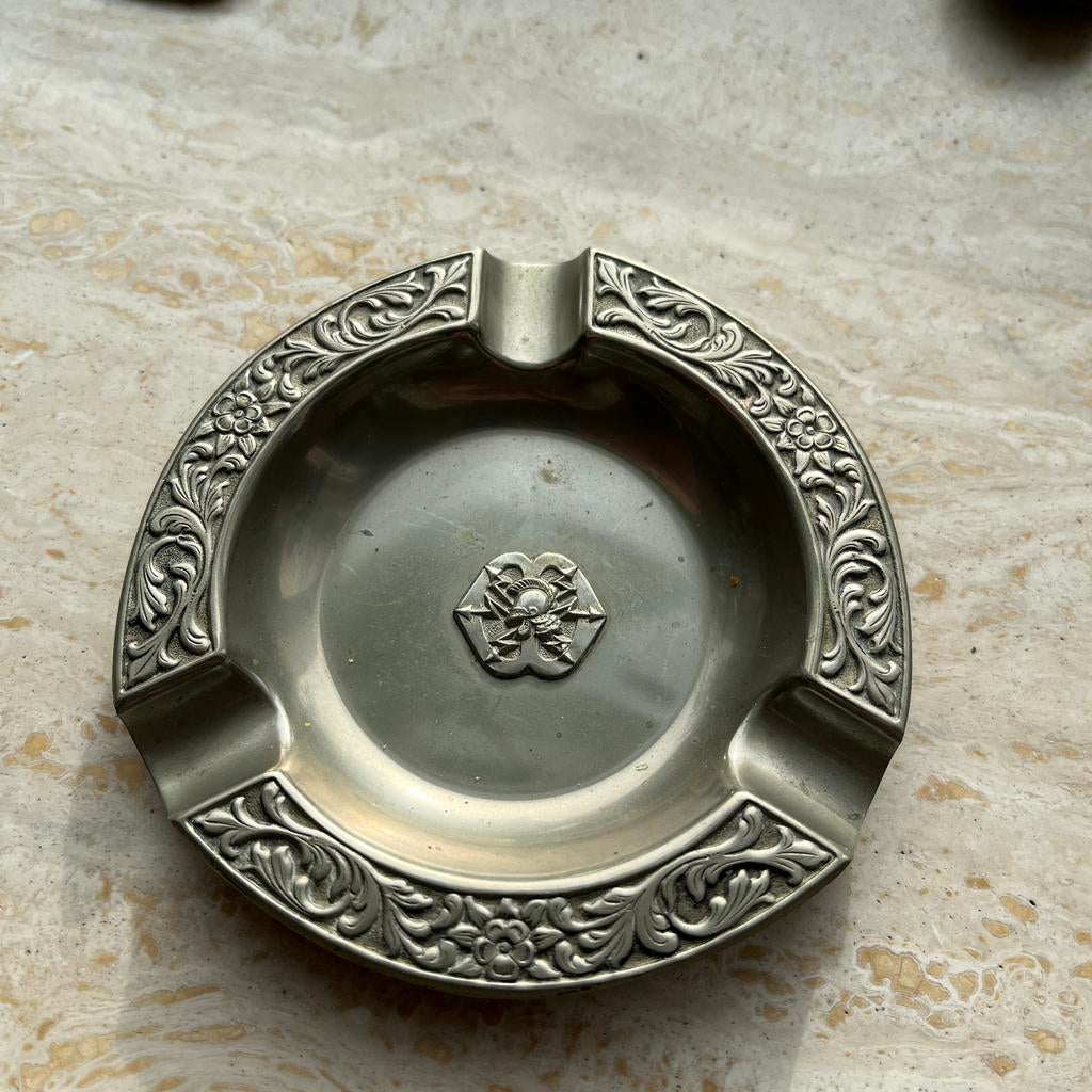 REGIMENT VERBINDINGSDIENST asbak jaren ‘60, Verzamelen, Militaria | Algemeen, Ophalen of Verzenden, Landmacht, Nederland, Embleem of Badge