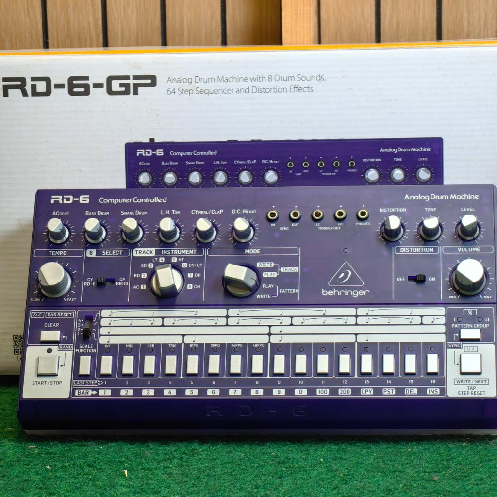 Behringer RD6 GP Analog Drum Machine, Behringer, Zo goed als nieuw, Support@behringer.com, Behringer (Music Tribe)
Musikhausstraße 1
94060 Pocking
Germany