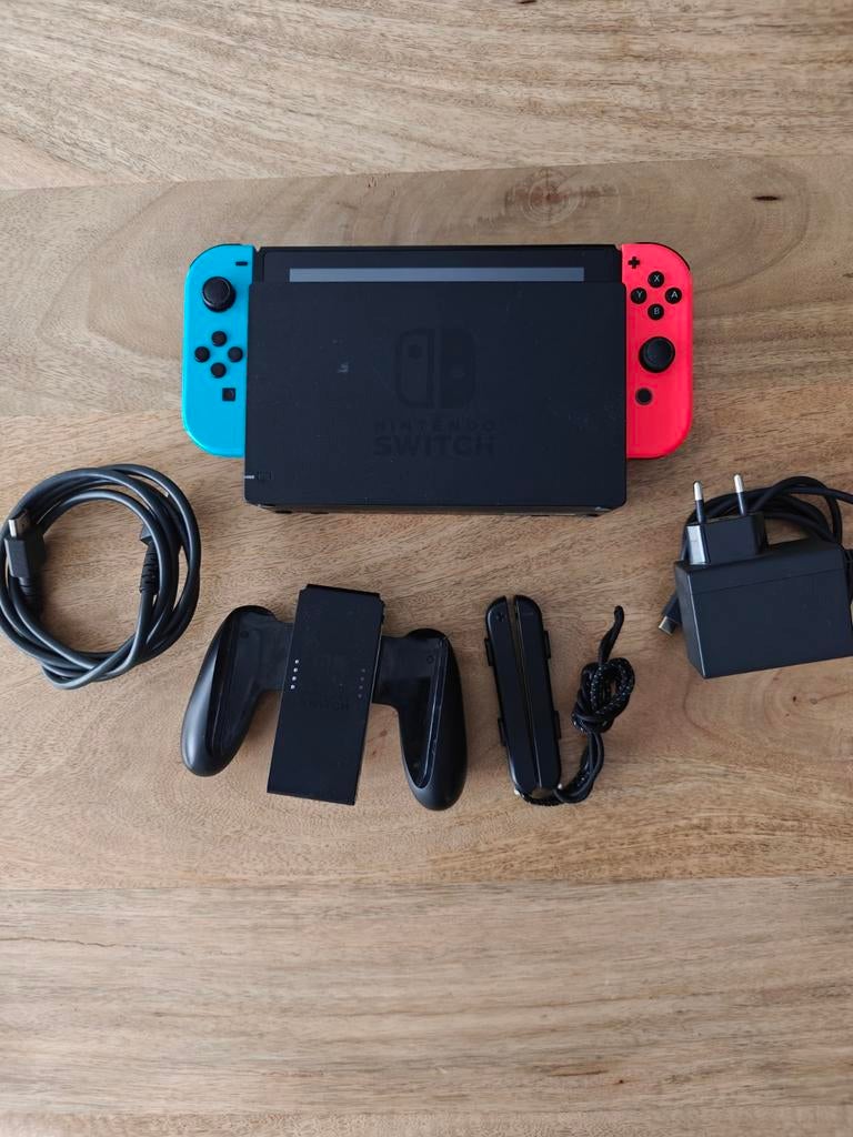 Nintendo Switch met Joy-Cons en accessoires, Spelcomputers en Games, Games | Nintendo Switch, Ophalen of Verzenden, Nintendo, Nintendo