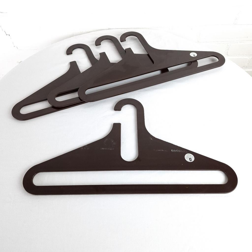 4x Vintage space age kledinghanger Danilo Silvestrin Lambert, Kleding | Dames, Kunststof, Ophalen of Verzenden, X, Volwassenen