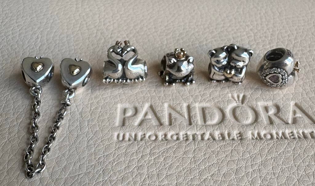 Pandora met 14kt goud twotone bicolor, Pandora, Nieuw, Ophalen of Verzenden, 4 bedels of meer
