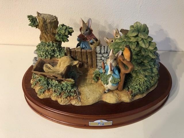 Beatrix Potter Beeldje Konijn Peter Rabbit en Familie, 26cm, Ophalen of Verzenden, Zo goed als nieuw, Dier