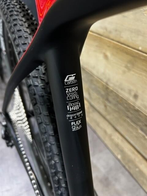 29er Sensa Fiori Evo Elite Black/red Carbon na inruil € 1799, Fietsen en Brommers, Fietsen | Mountainbikes en ATB, Niet ingevuld