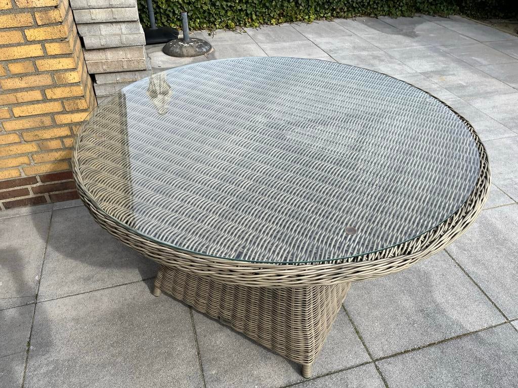 Hartman tuintafel rond met glazen blad, Tuin en Terras, Ophalen, Zo goed als nieuw, Rond, Wicker