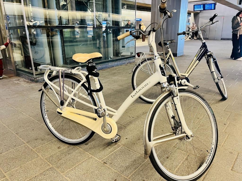Mooie witte Batavus stadsfiets – In goede staat, Ophalen of Verzenden
