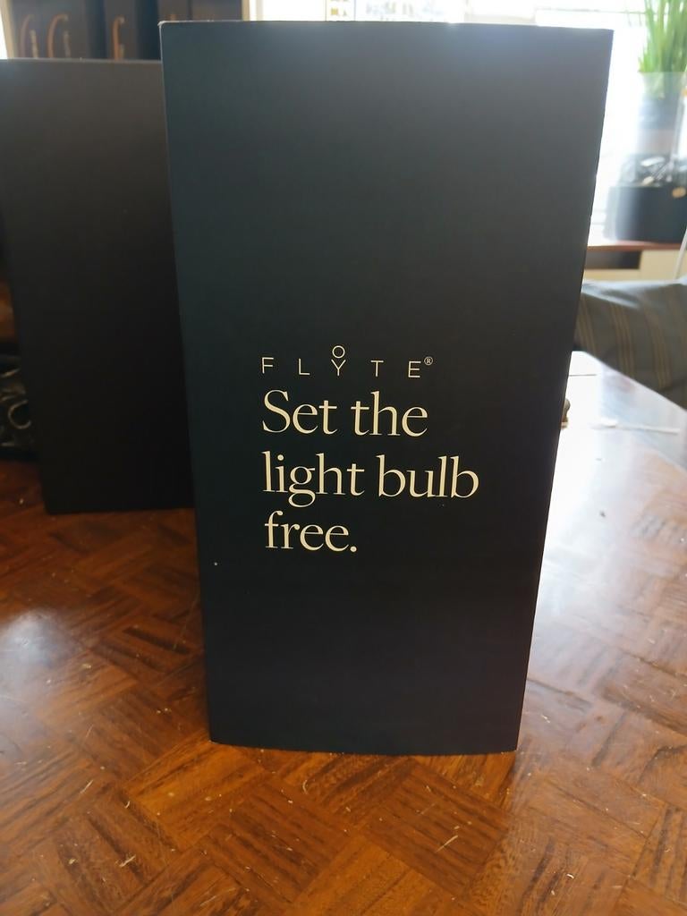 FLYTE Zwevende Gloeilamp - Unieke Decoratie, Stockholm, Zweden, Ophalen of Verzenden, FLYTE, Modern, minimalistisch, futuristisch