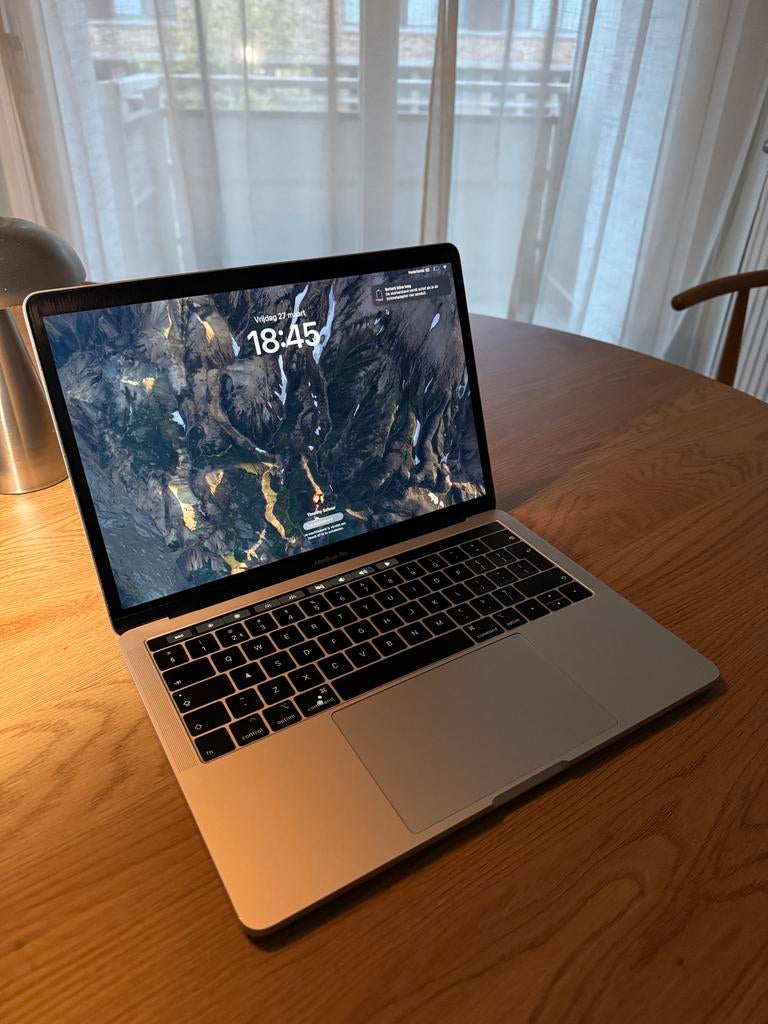 MacBook Pro 2019 13 inch, Gebruikt, 2 tot 3 Ghz, Qwerty, 8 GB