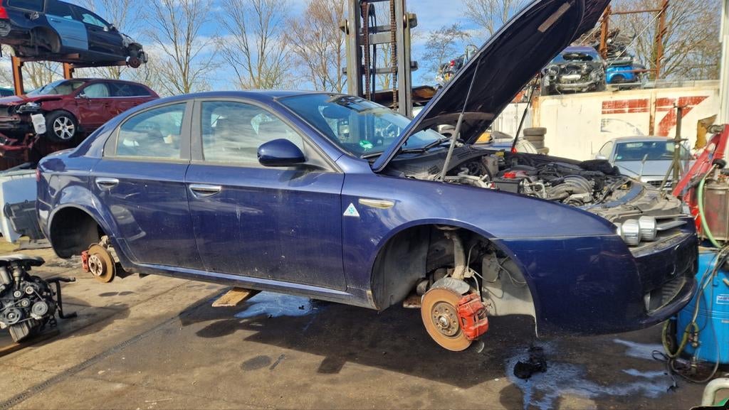 Alfa Romeo 159 1.9 JTS voor onderdelen kleurcode 567/A, Ophalen of Verzenden, Gebruikt, Alfa Romeo