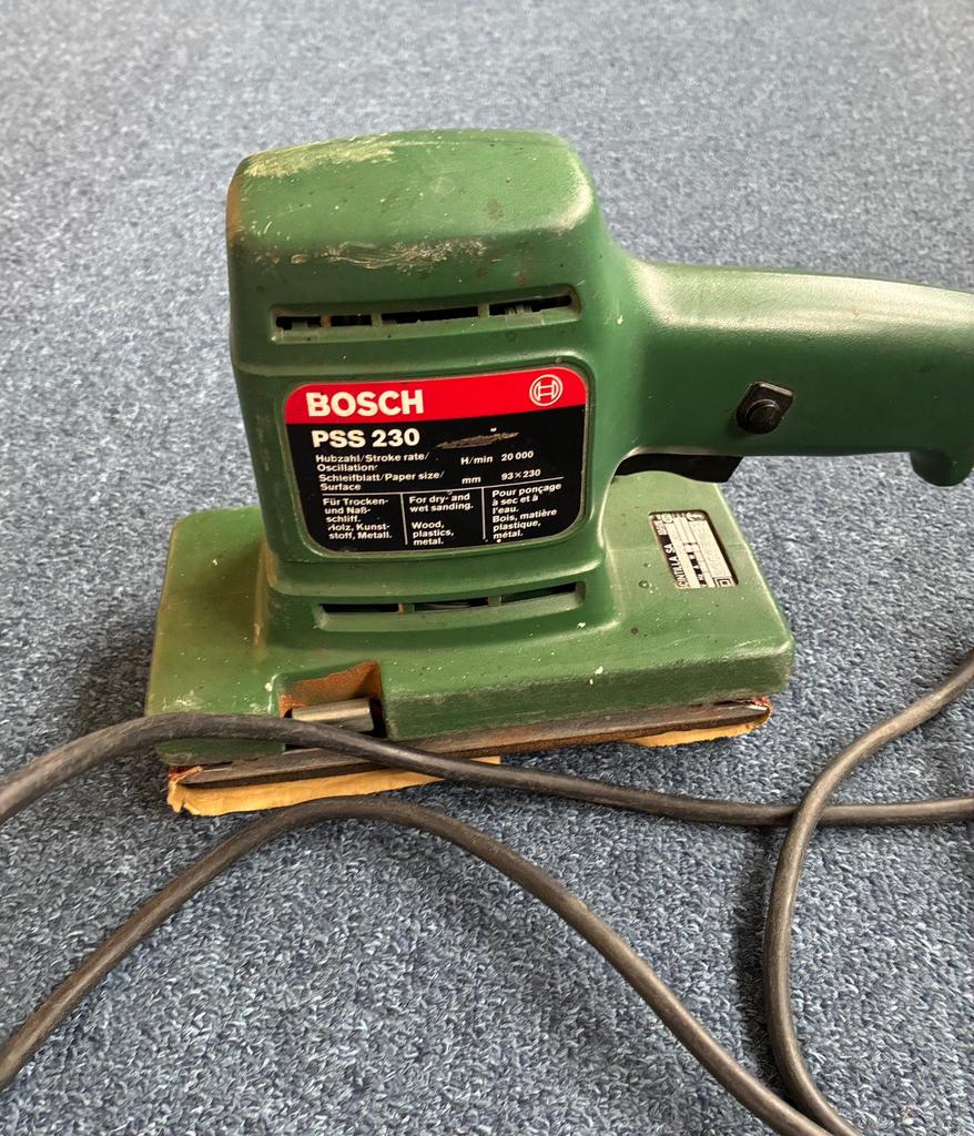 Bosch schuurmachine PSS230, Ophalen, Zo goed als nieuw, Minder dan 600 watt, Vlakschuurmachine