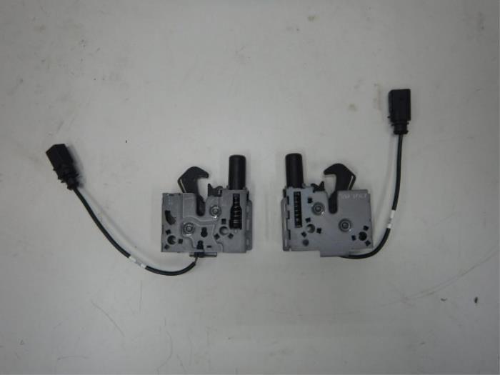 Audi A3/ RS3 8Y Motorkapsloten Set L / R, Ophalen of Verzenden, Gebruikt