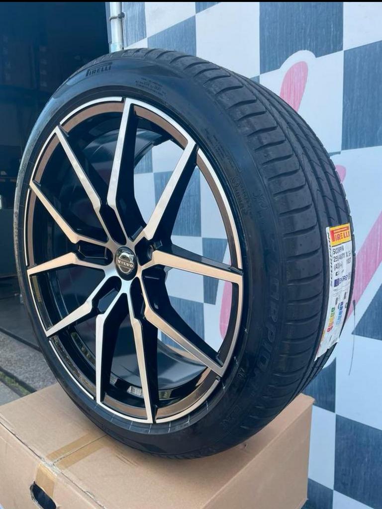 21 inch Volvo  XC60 velgen 5x108 + pirelli banden V60 V90, 255 mm, Banden en Velgen, Zomerbanden, 21 inch