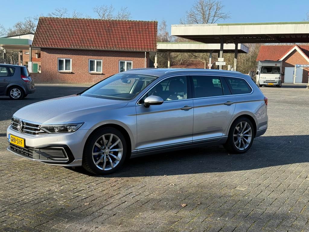 Volkswagen Passat 1.4 TSI Phev 218pk 6-DSG 2020 Grijs, Alcantara, Plug-in hybride, Hybride Elektrisch/Benzine, 1600 kg